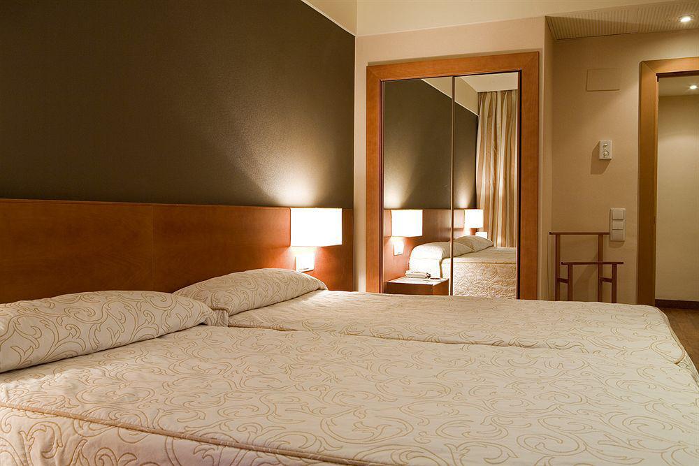 Zenit Don Yo Hotel Zaragoza Phòng bức ảnh